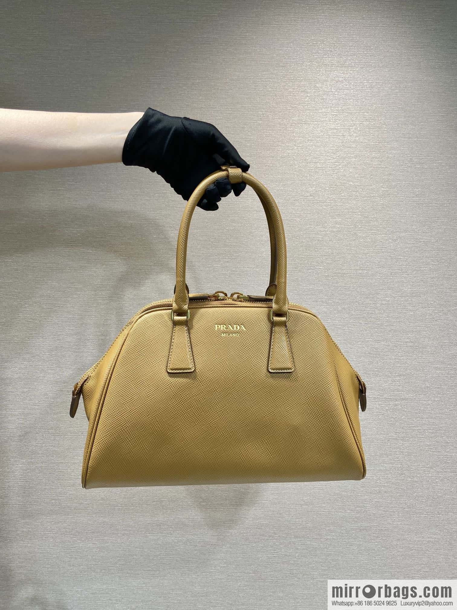 PRADA 🎉 new shell bag 🎉 1BG537 brown