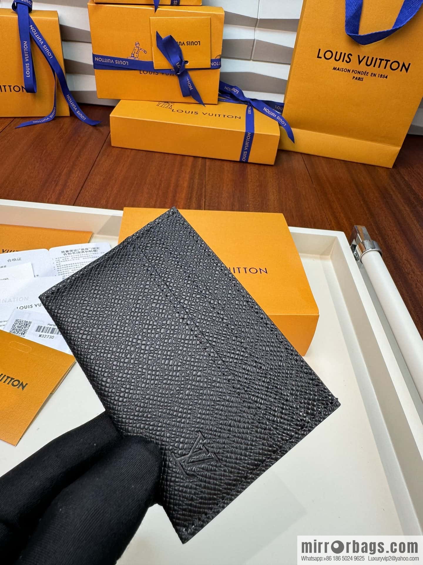 LV leather (fabric) card holder M32730 Premium