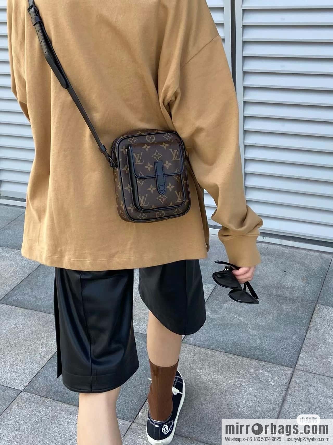 LV 𝐂𝐇𝐑𝐈𝐒𝐓𝐎𝐏𝐇𝐄𝐑 Camera Bag Series #M69404