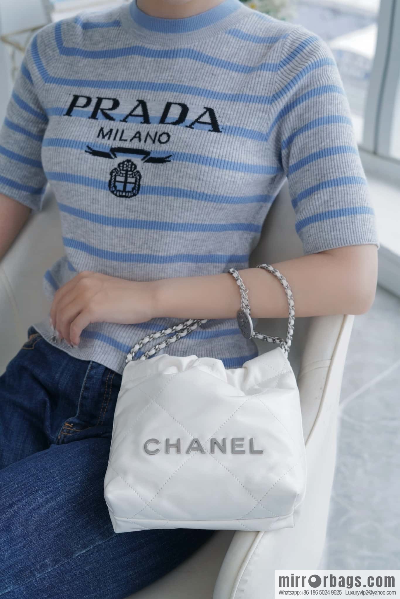 Chanel 23S 22Mini bag silver AS3980