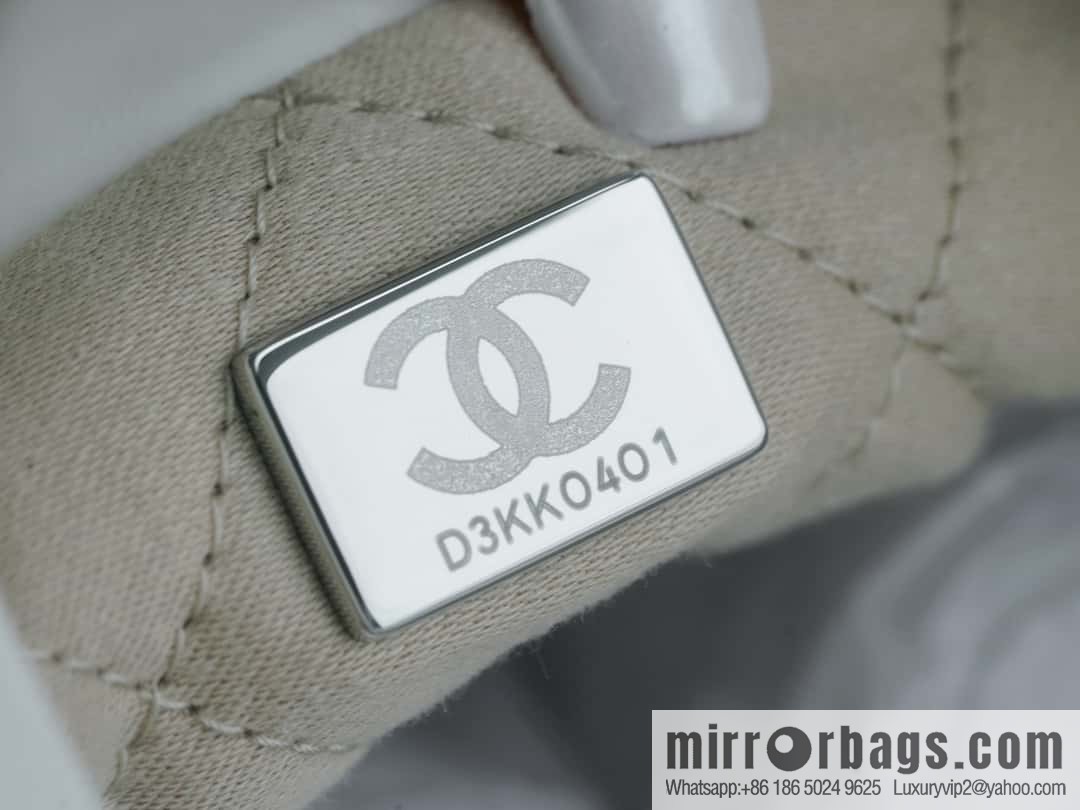 Chanel 23S 22Mini bag silver AS3980