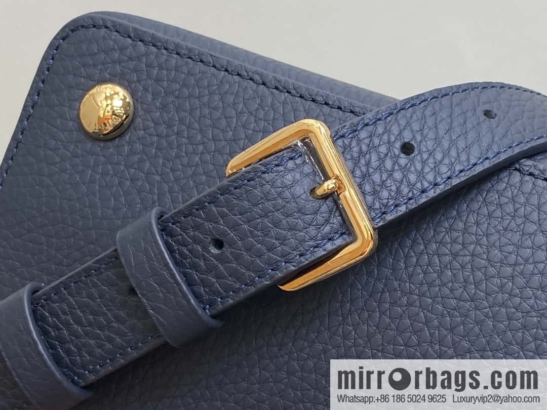 [Original order boutique] M25211 dark blue (chain strap) M24863 full leather cap that English series Capucines medium handbag