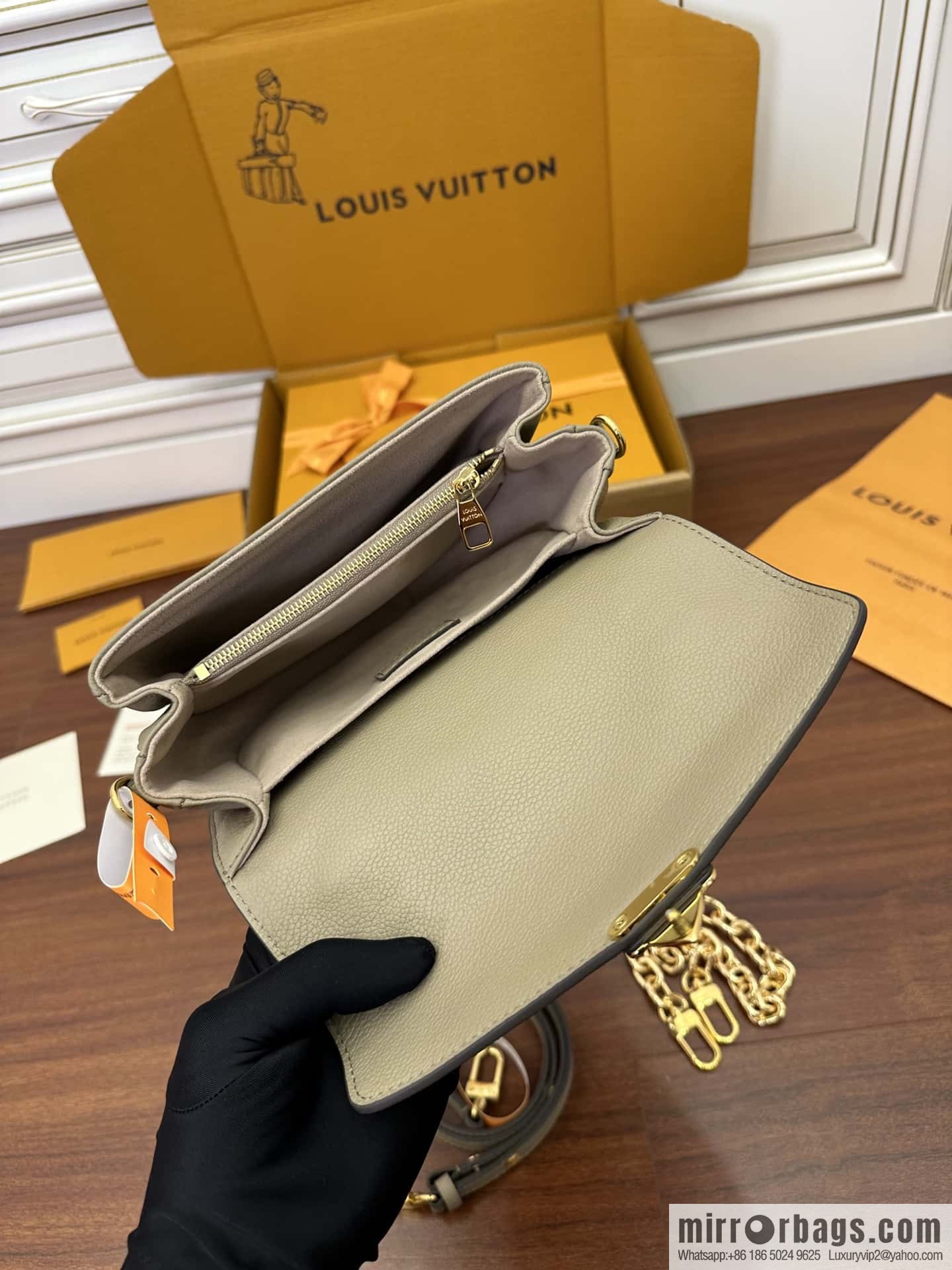 LV M23081 POCHETTE MÉTIS EAST WEST handbag