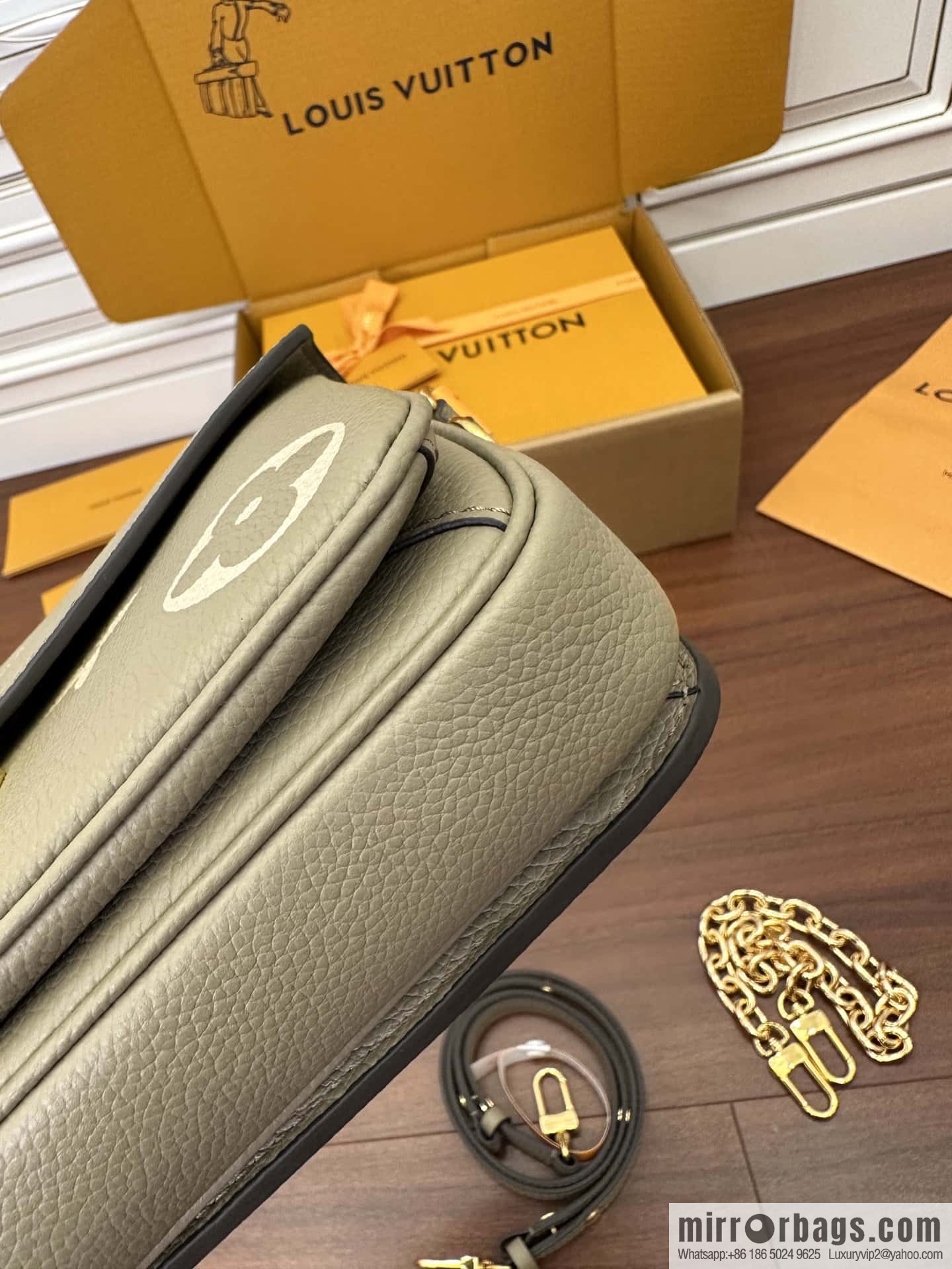 LV M23081 POCHETTE MÉTIS EAST WEST handbag