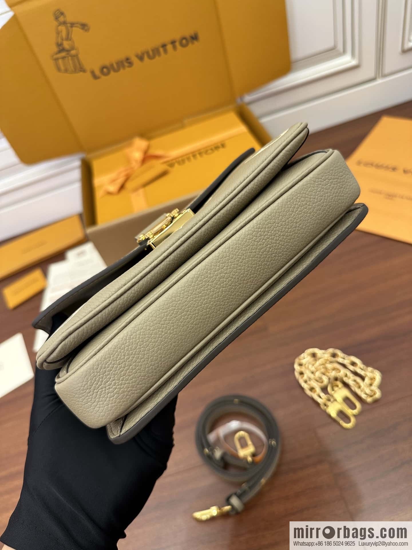 LV M23081 POCHETTE MÉTIS EAST WEST handbag