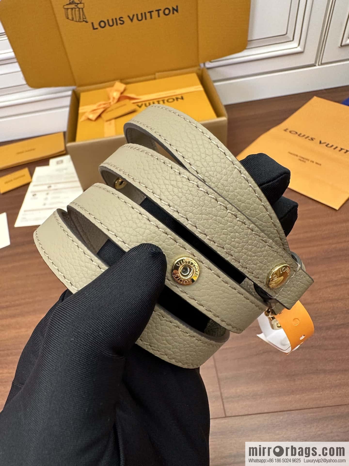LV M23081 POCHETTE MÉTIS EAST WEST handbag