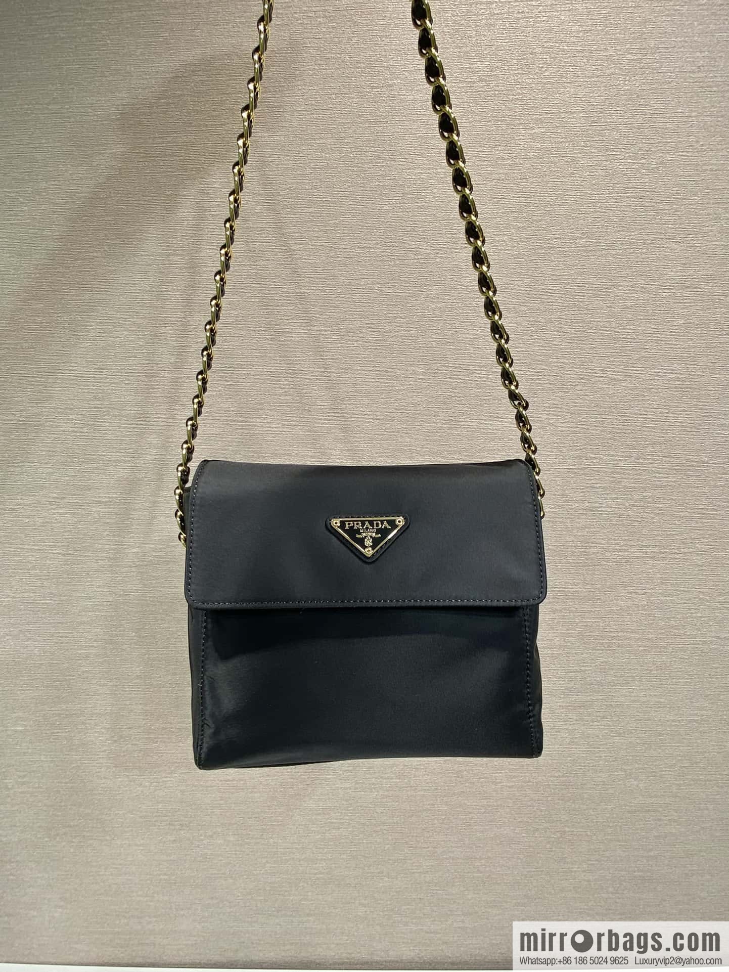 PRADA 🎉 medieval small satchel 🎉🎉🎉 1BD648