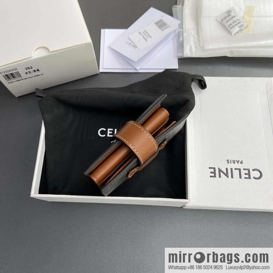 CELINE TRIOMPHE logo printed short three-fold wallet 10H262DB7.04LU
