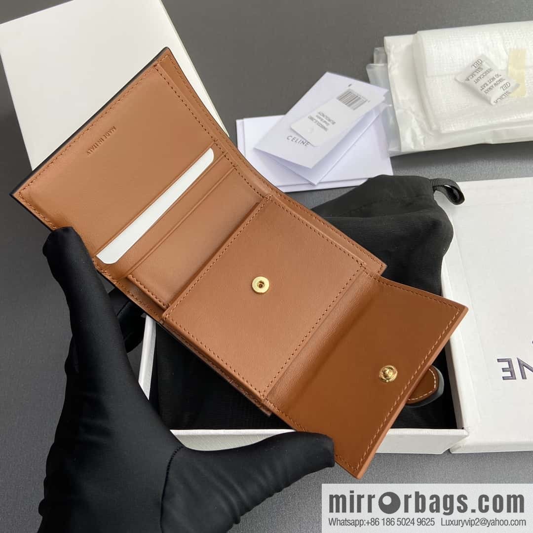 CELINE TRIOMPHE logo printed short three-fold wallet 10H262DB7.04LU