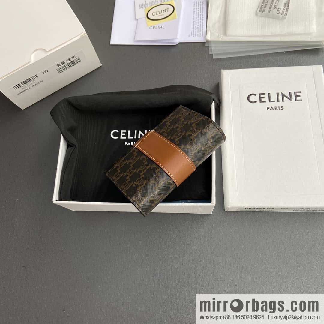 CELINE TRIOMPHE logo printed short three-fold wallet 10D572BZ9.04LU