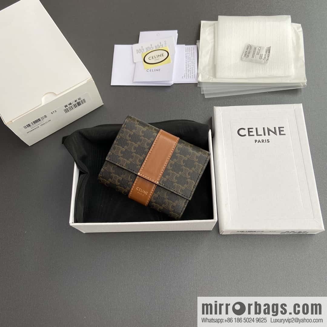 CELINE TRIOMPHE logo printed short three-fold wallet 10D572BZ9.04LU