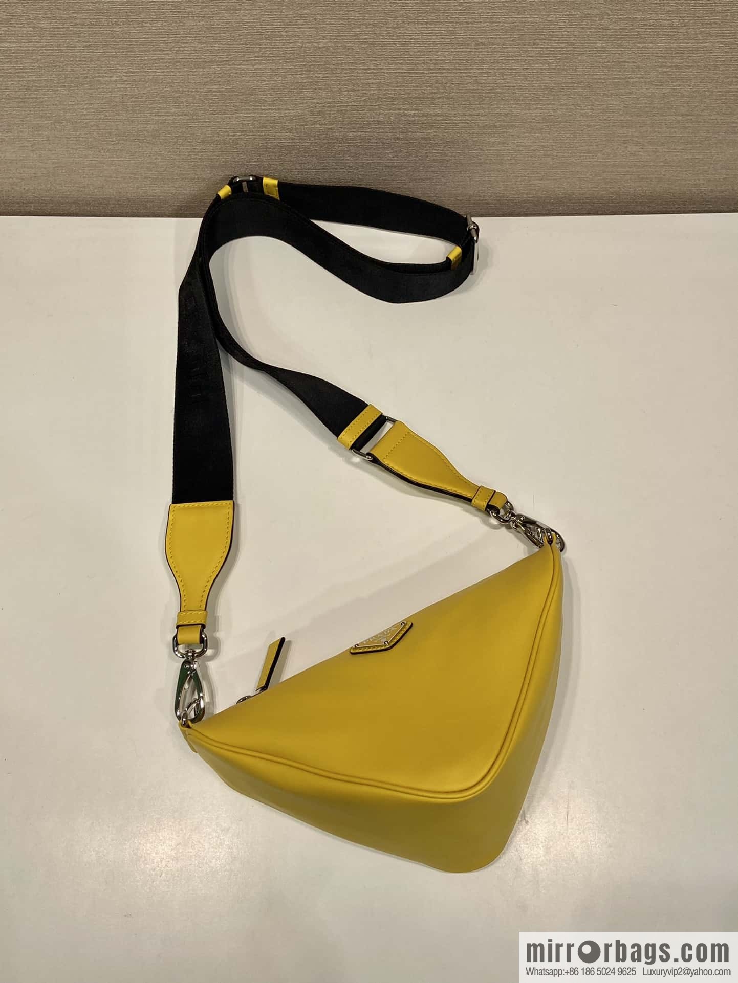 PRADA 🎉 Upgrade Board Triangle Pack 🎉 2VH155 Plain Weave, Yellow