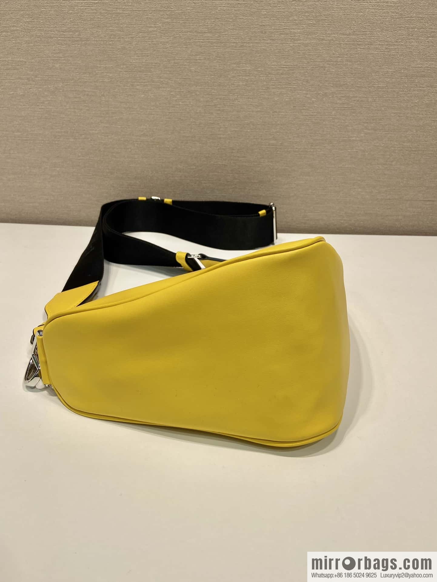 PRADA 🎉 Upgrade Board Triangle Pack 🎉 2VH155 Plain Weave, Yellow