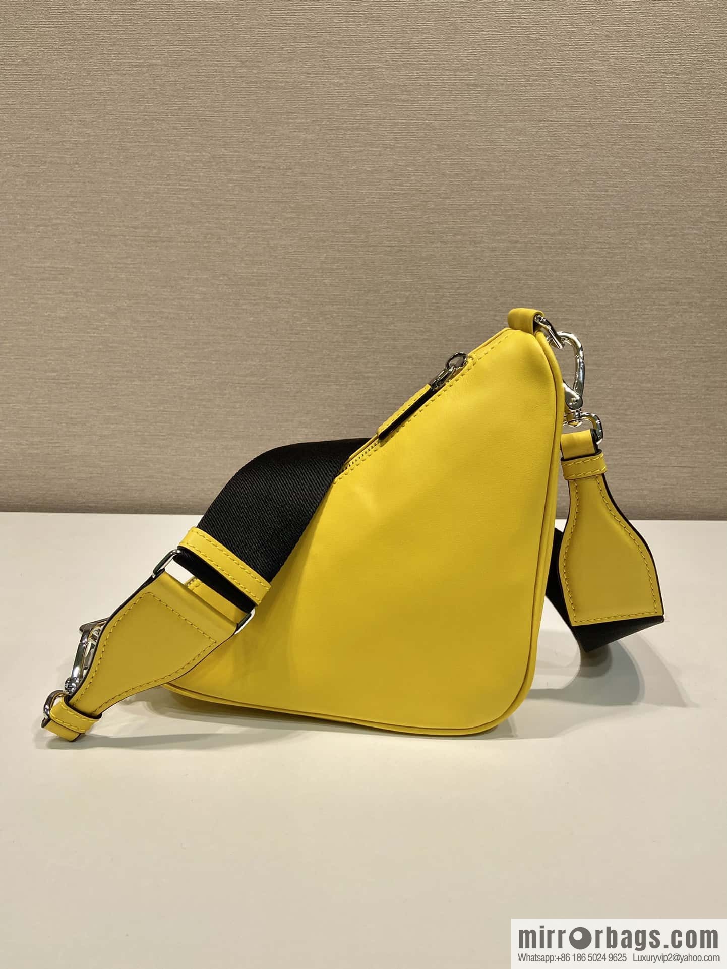 PRADA 🎉 Upgrade Board Triangle Pack 🎉 2VH155 Plain Weave, Yellow