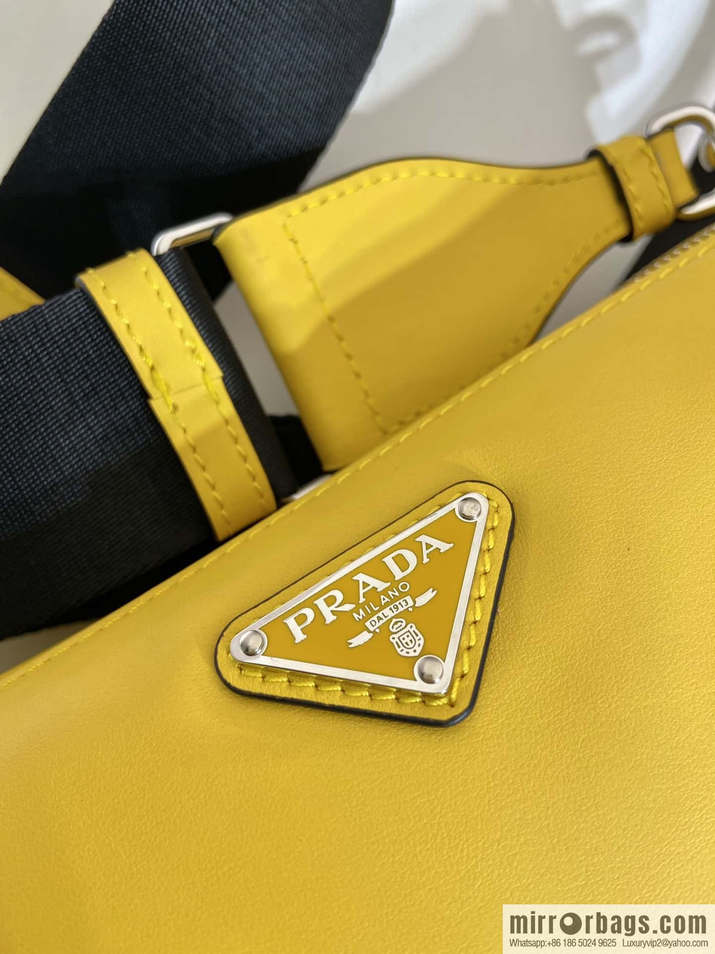 PRADA 🎉 Upgrade Board Triangle Pack 🎉 2VH155 Plain Weave, Yellow