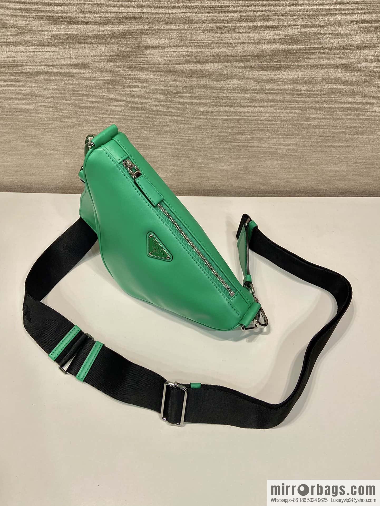 PRADA 🎉 Upgrade Board Triangle Pack 🎉 2VH155 Plain Weave, Green