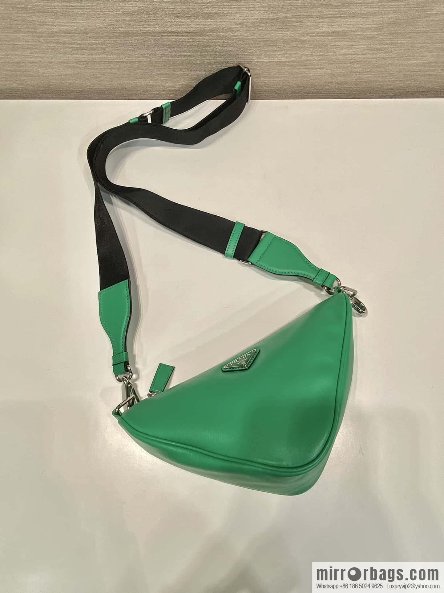 PRADA 🎉 Upgrade Board Triangle Pack 🎉 2VH155 Plain Weave, Green
