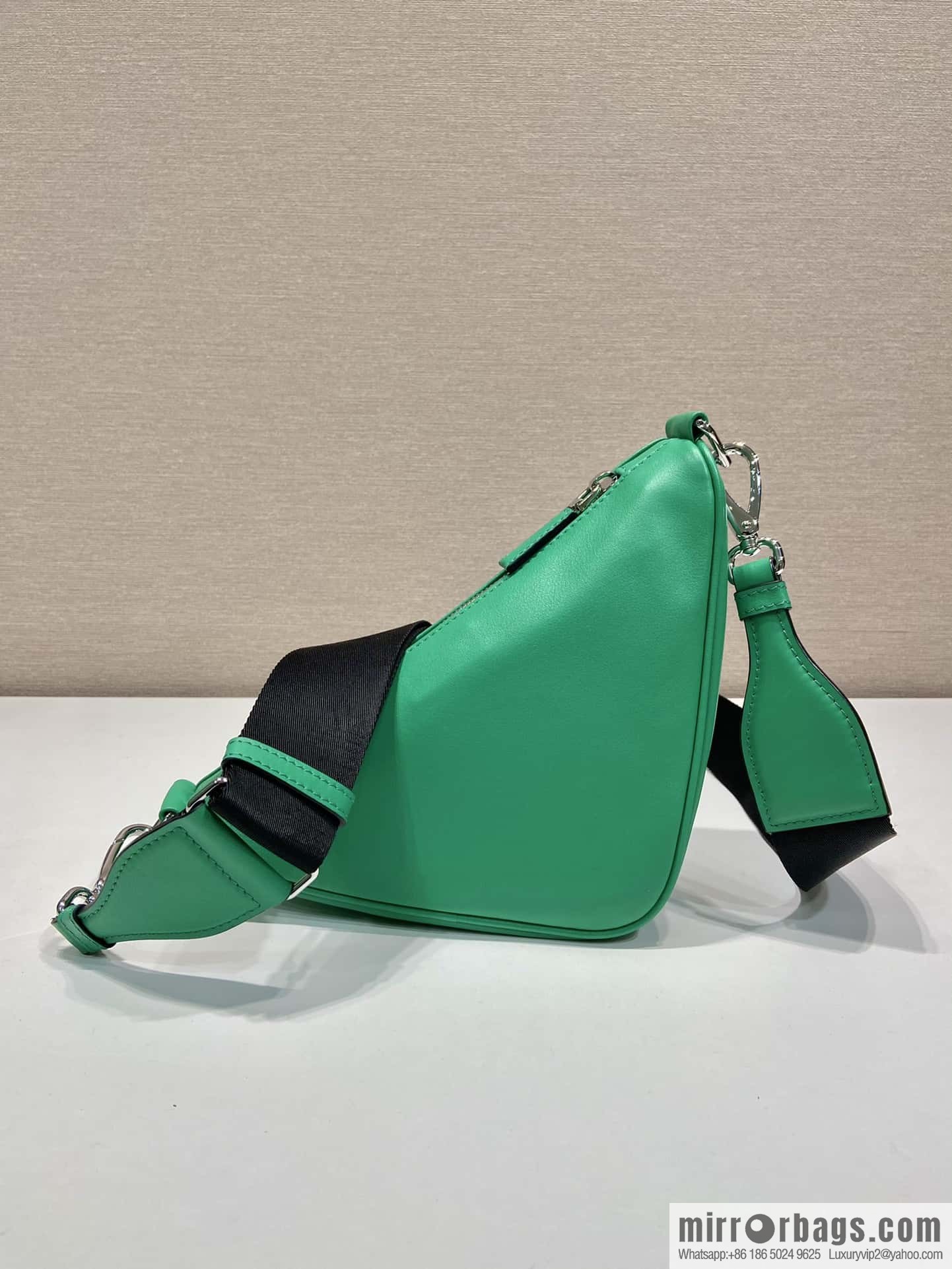 PRADA 🎉 Upgrade Board Triangle Pack 🎉 2VH155 Plain Weave, Green