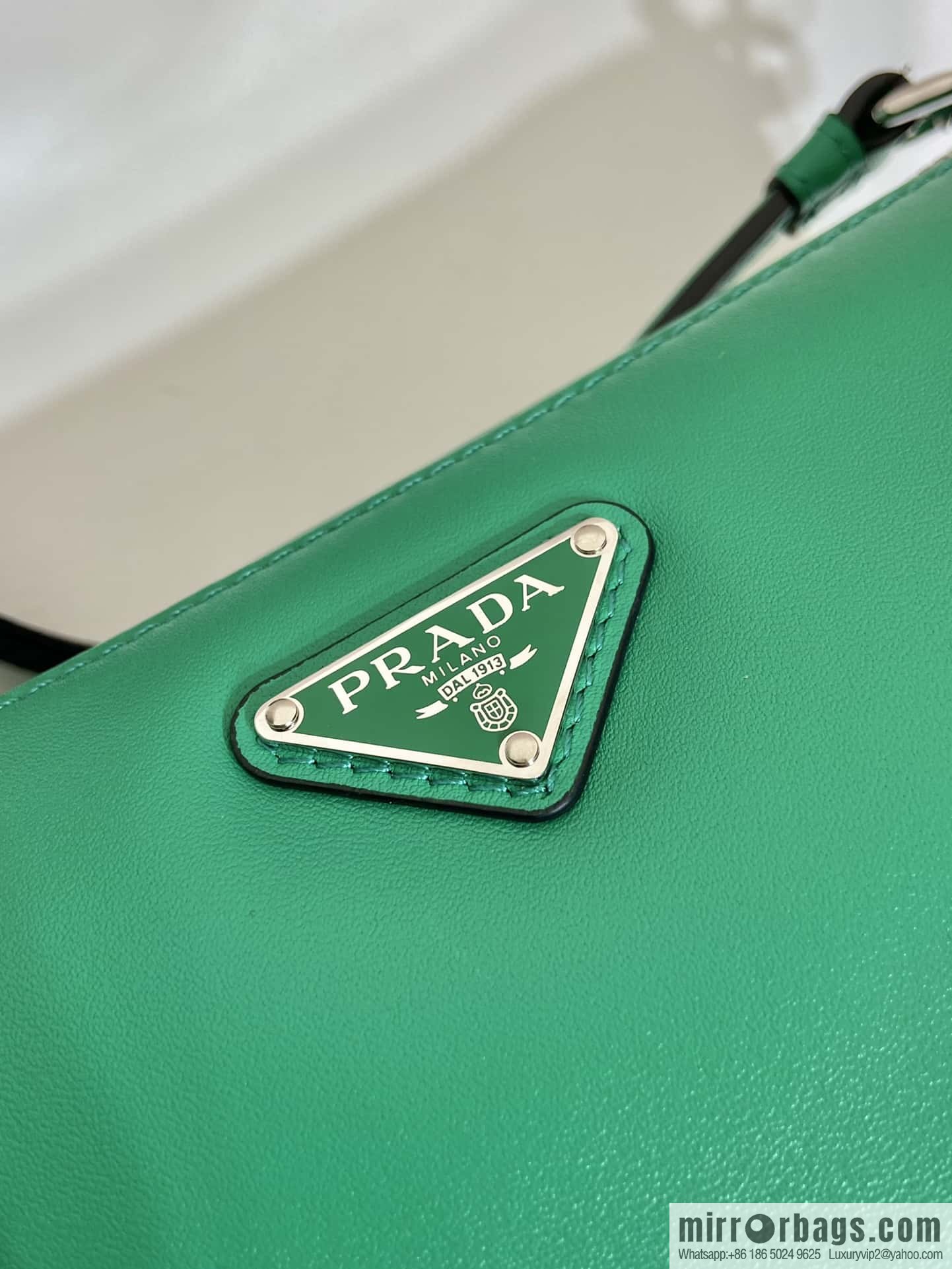 PRADA 🎉 Upgrade Board Triangle Pack 🎉 2VH155 Plain Weave, Green