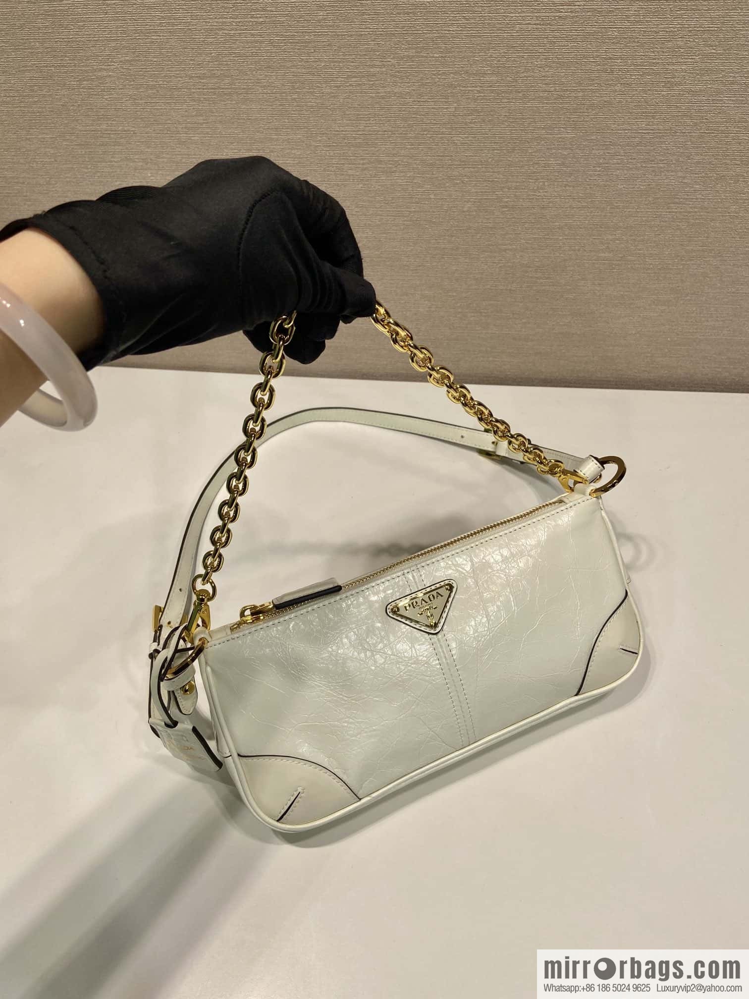 PRADA 🎉 new armpit bag 🎉 1BC221 🎉🎉 white