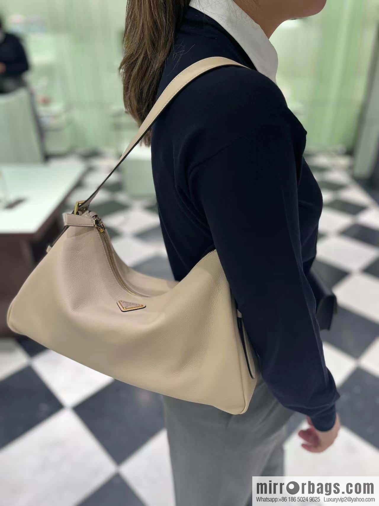PRADA 🎉 new Aimee armpit bag 🎉 1BC228