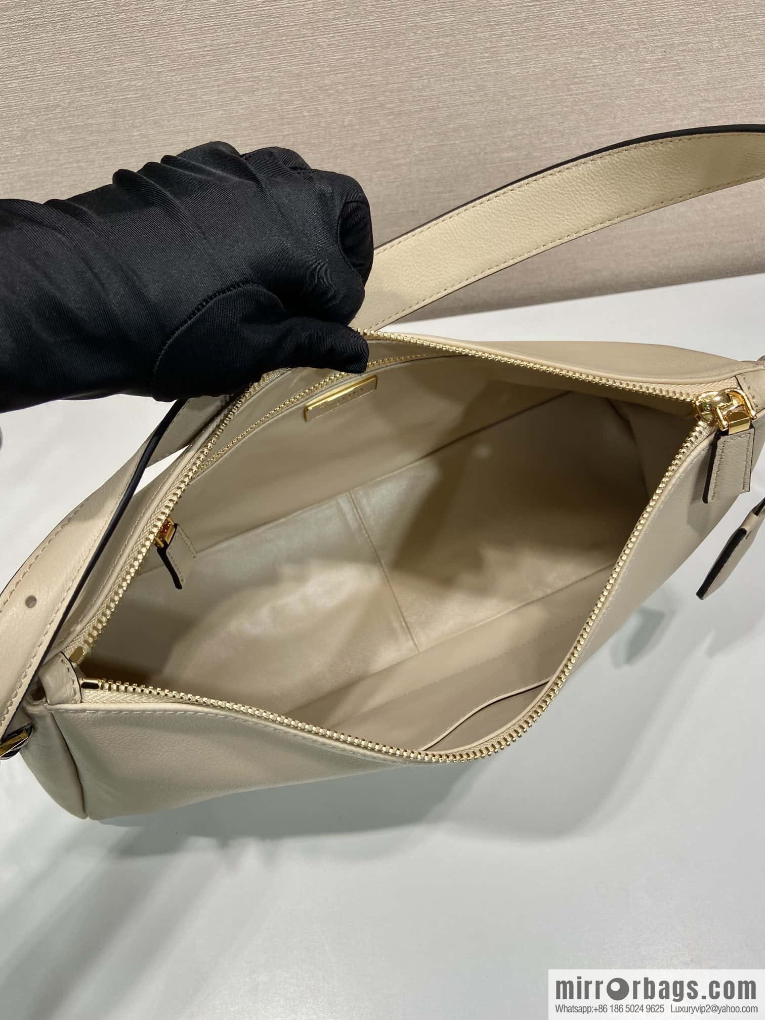 PRADA 🎉 new Aimee armpit bag 🎉 1BC228