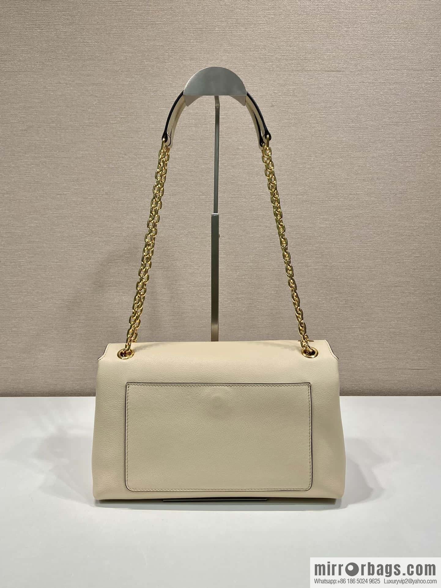PRADA 🎉 new small 🎉 1BD371 women