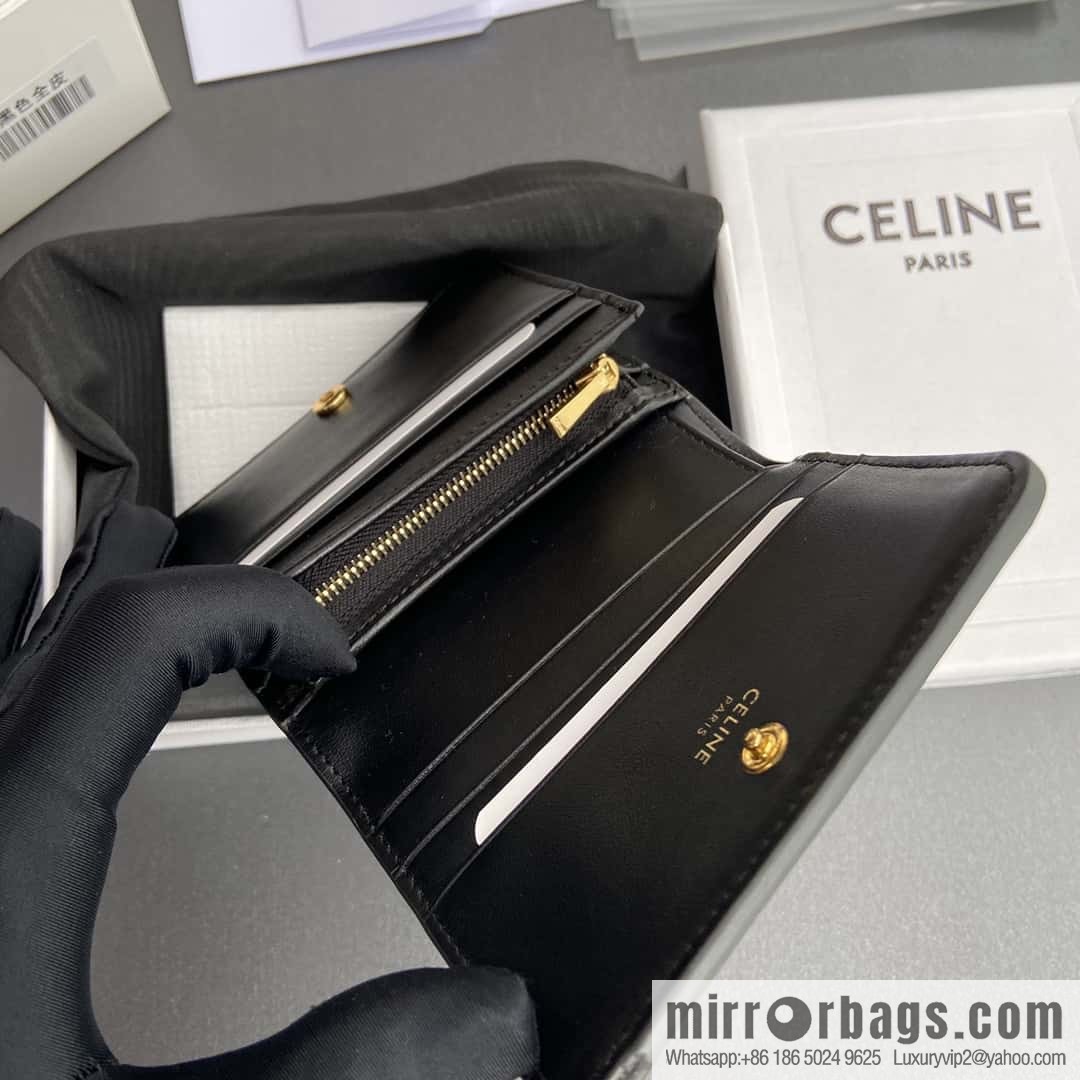 CELINE TRIOMPHE shiny cow leather short wallet 10K623DPV.38NO 622