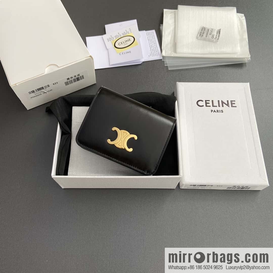 CELINE TRIOMPHE shiny cow leather short wallet 10K623DPV.38NO 622