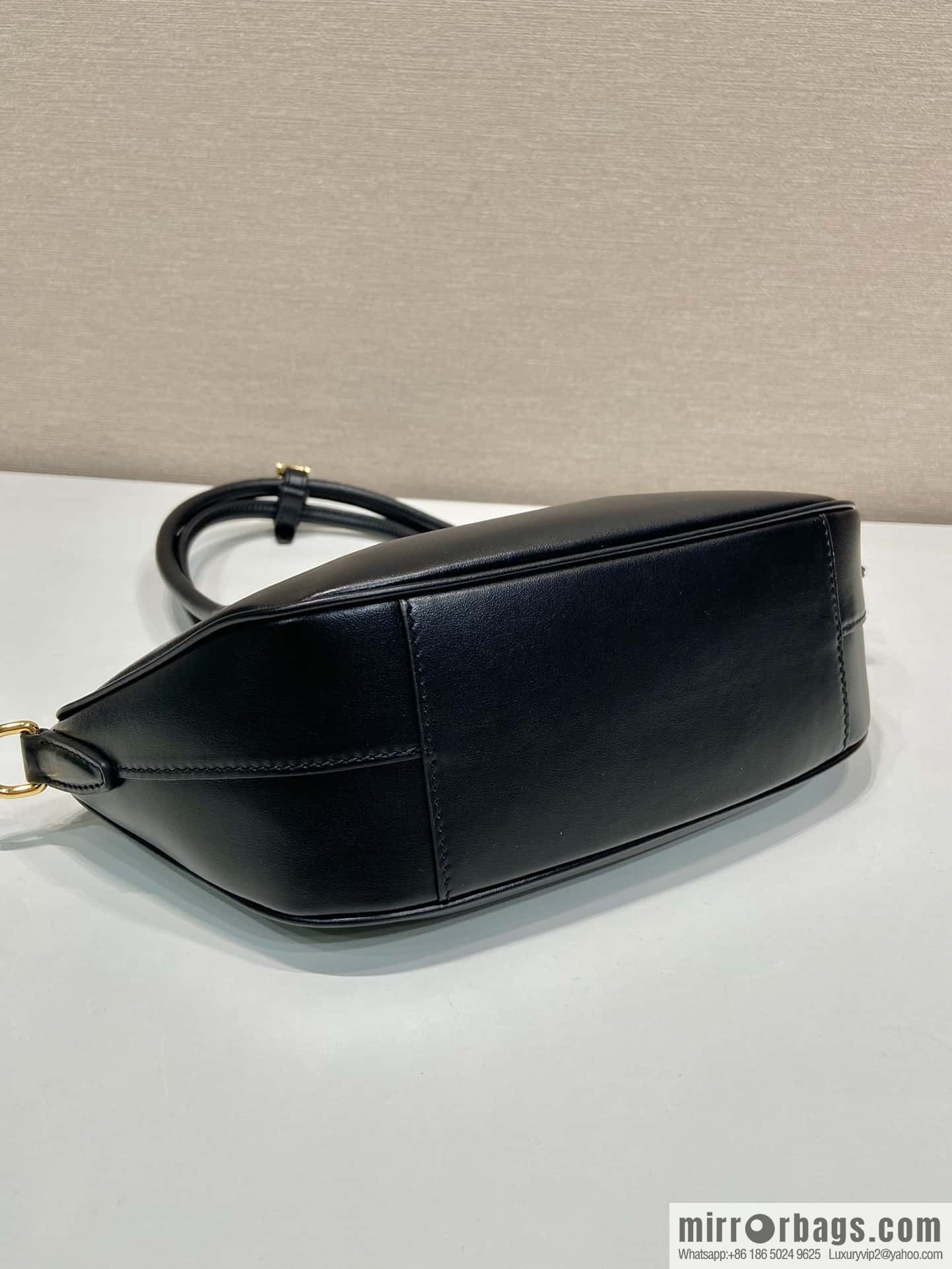PRADA 🎉 new 🎉 1BA427 tote bag, black