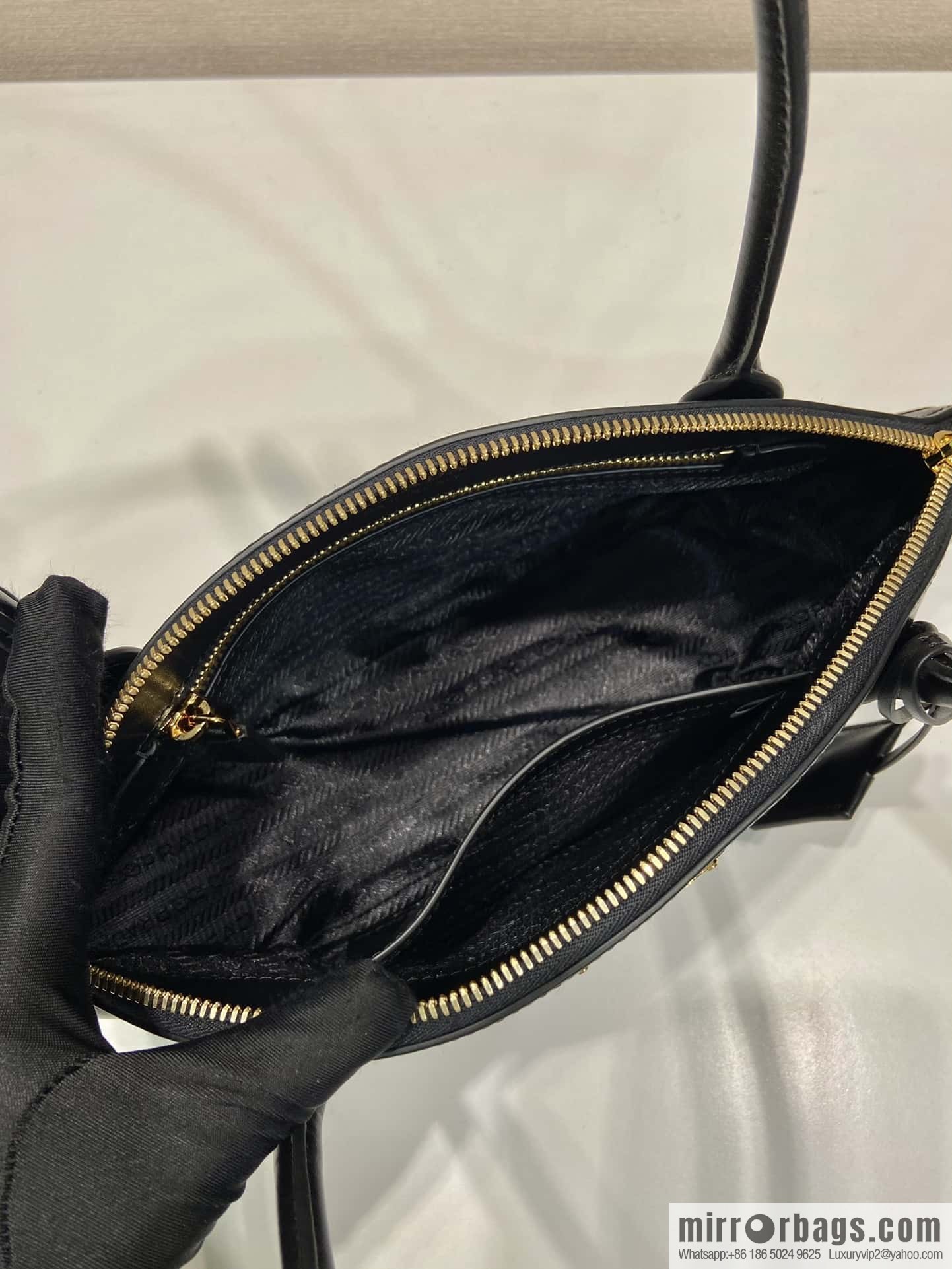PRADA 🎉 new 🎉 1BA427 tote bag, black