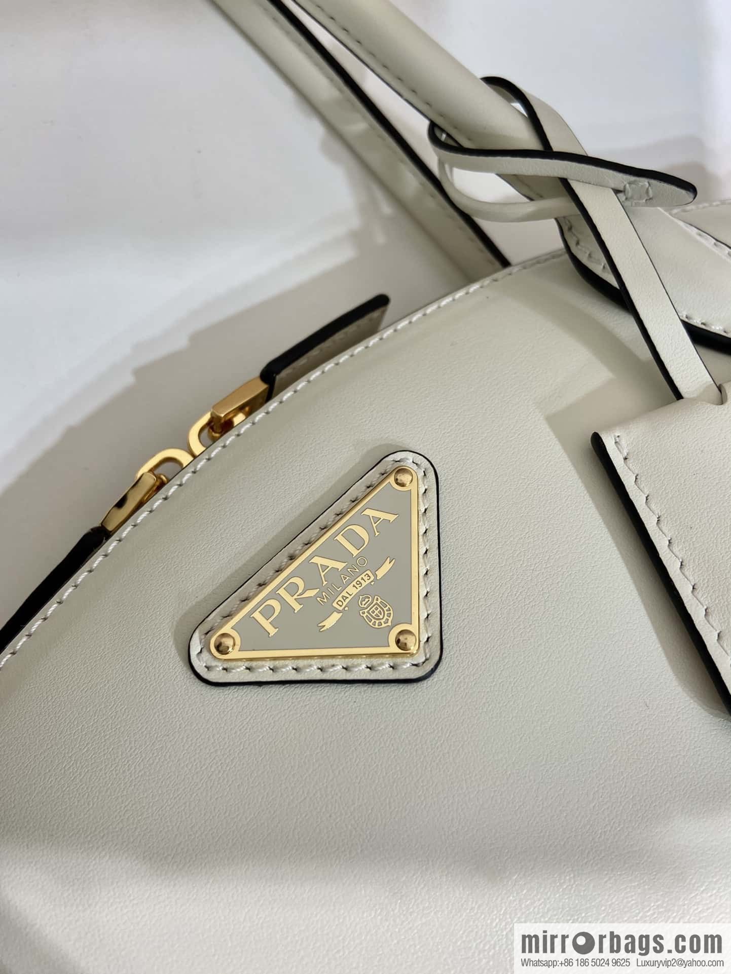 PRADA 🎉 new 🎉 1BA427 tote bag, white