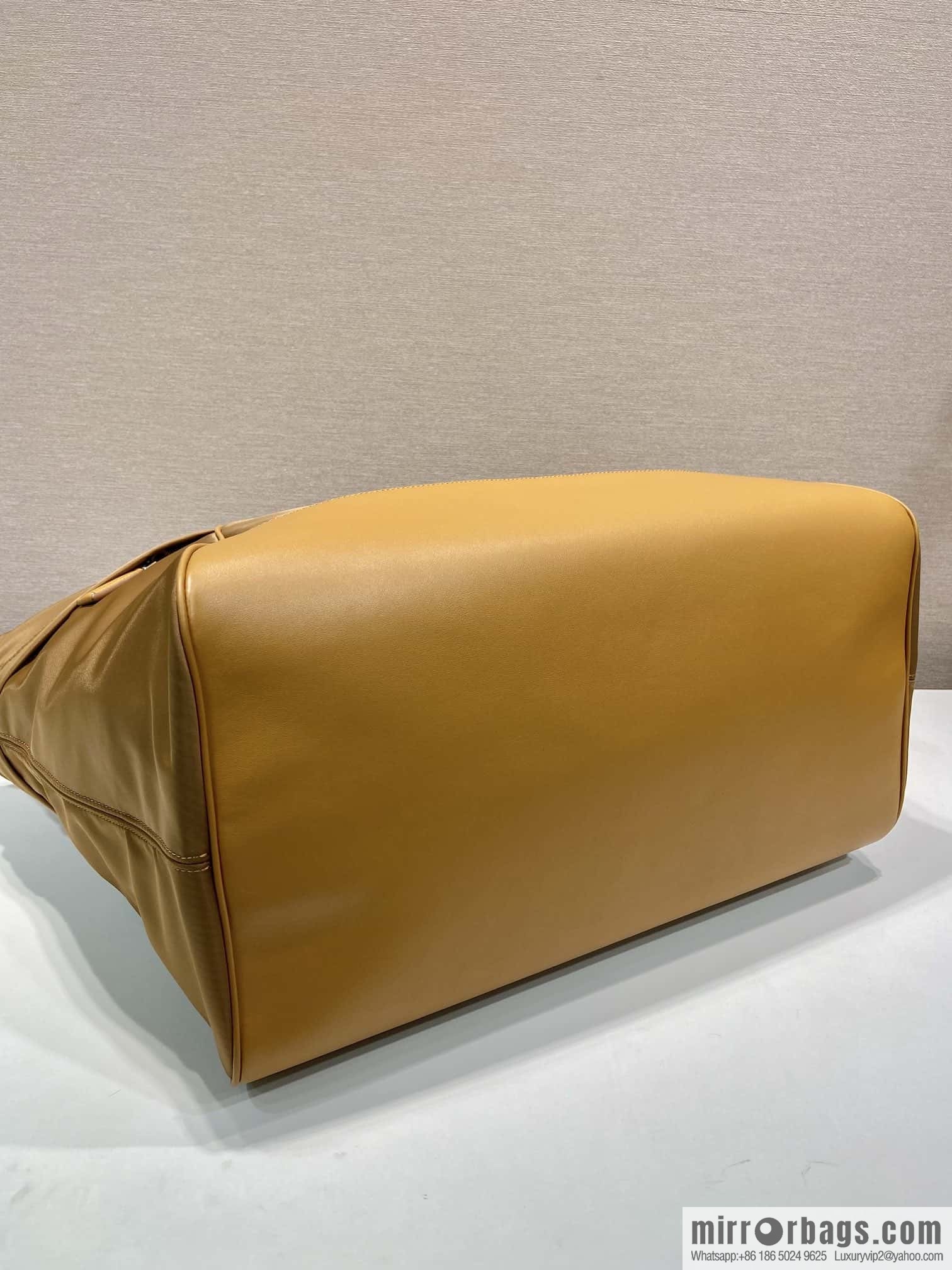 PRADA 🎉 new travel bag 🎉 2VC040