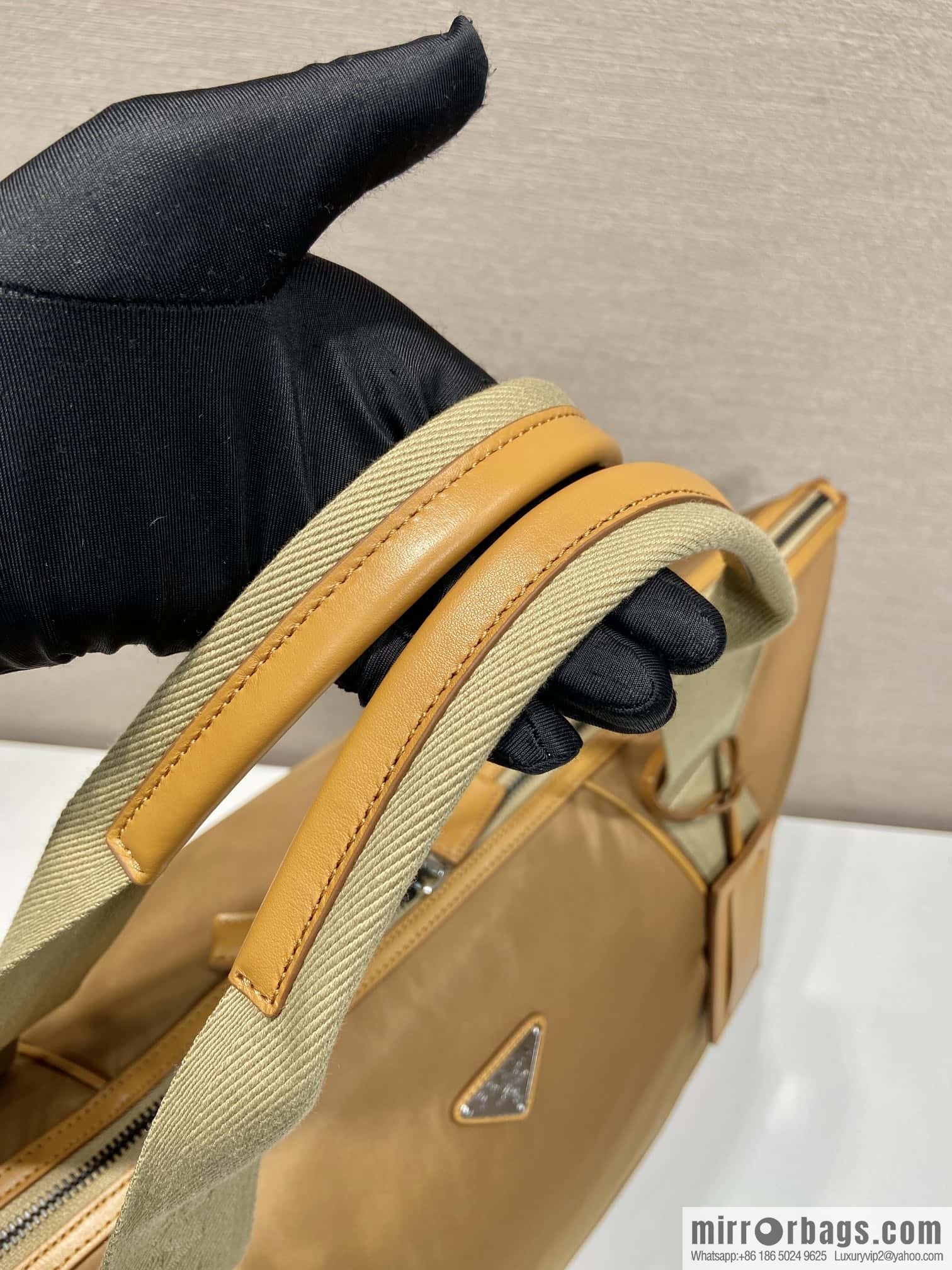 PRADA 🎉 new travel bag 🎉 2VC040