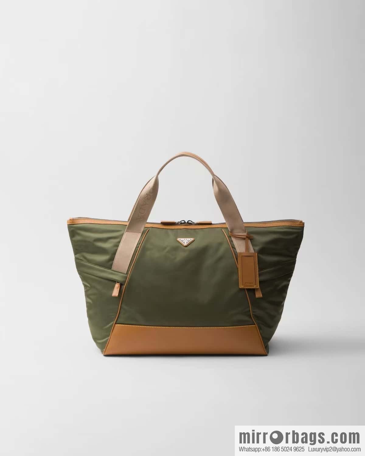 PRADA 🎉 new travel bag 🎉 2VC040
