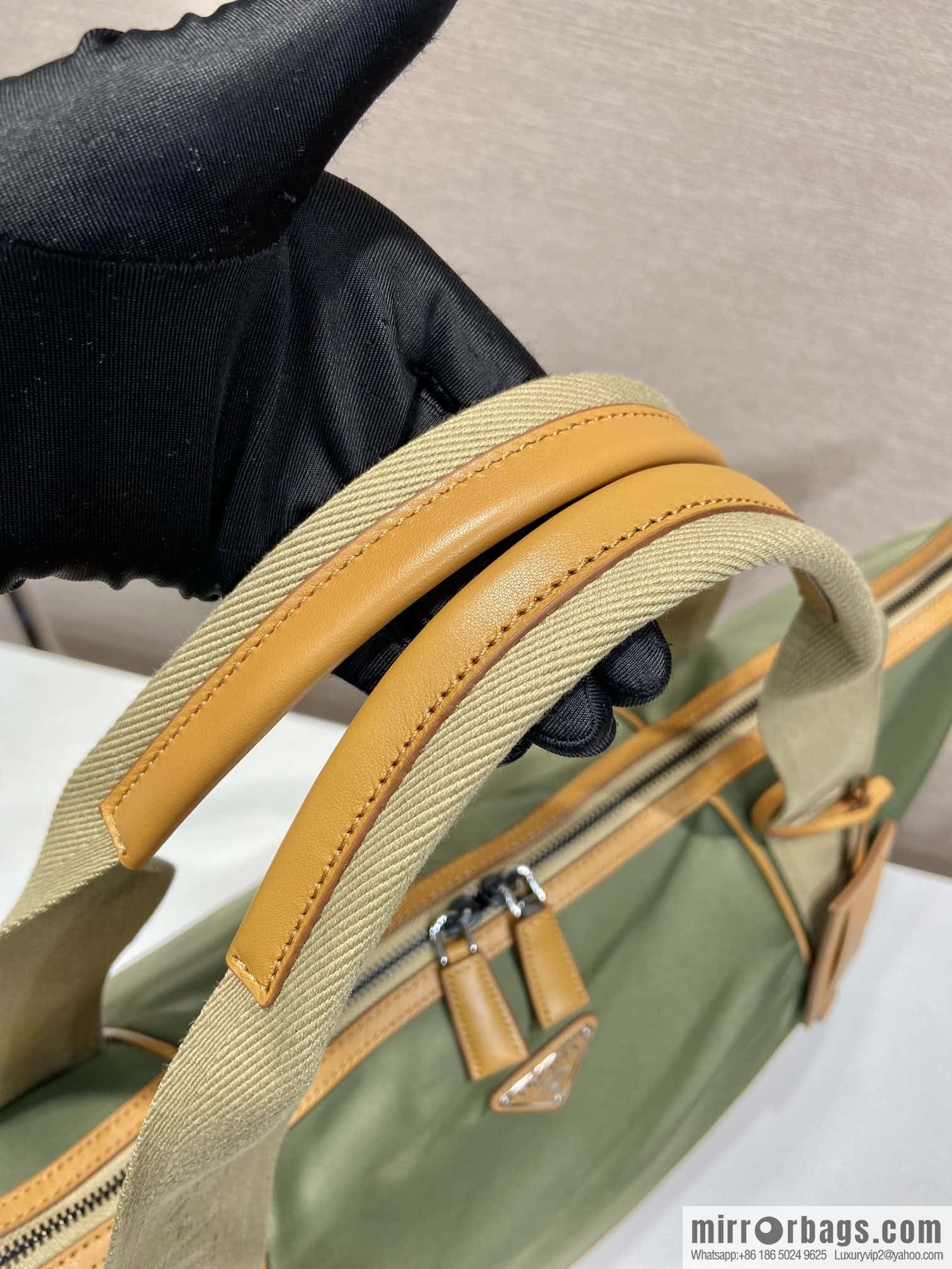 PRADA 🎉 new travel bag 🎉 2VC040