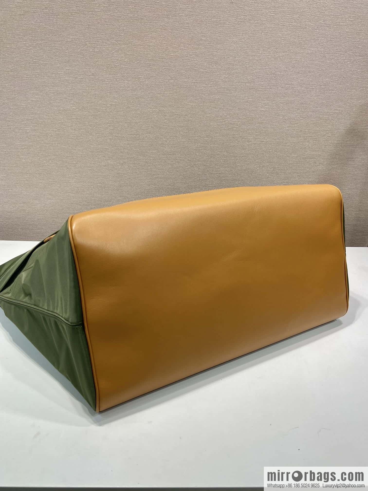 PRADA 🎉 new travel bag 🎉 2VC040