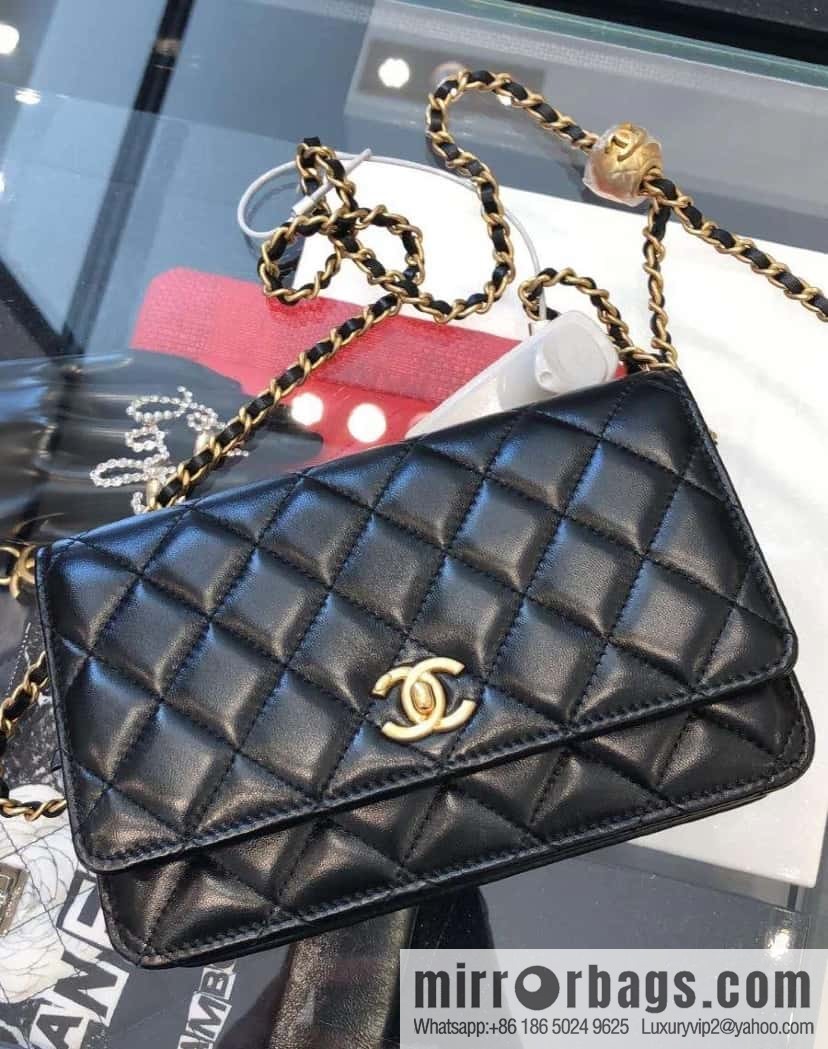 CHANEL π
Metal Ball Black AP1450