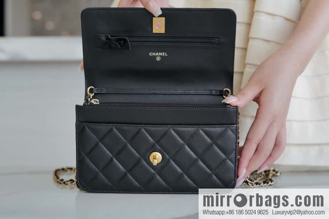 CHANEL π
Metal Ball Black AP1450