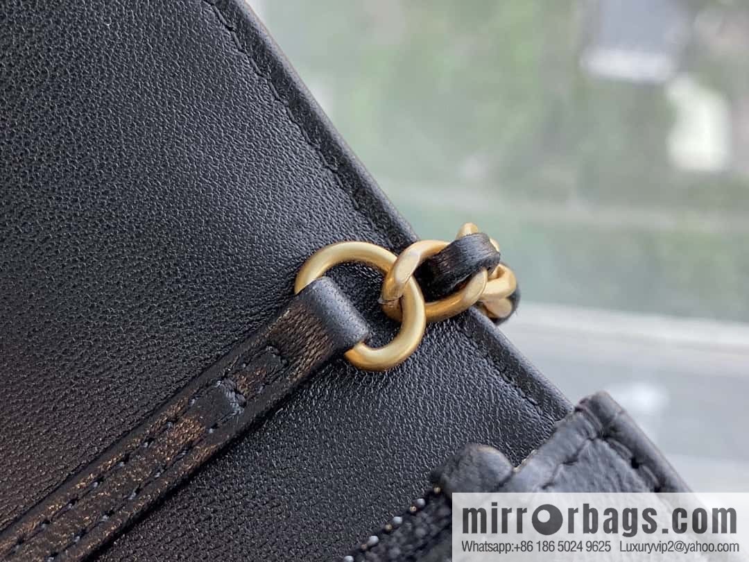 CHANEL π
Metal Ball Black AP1450