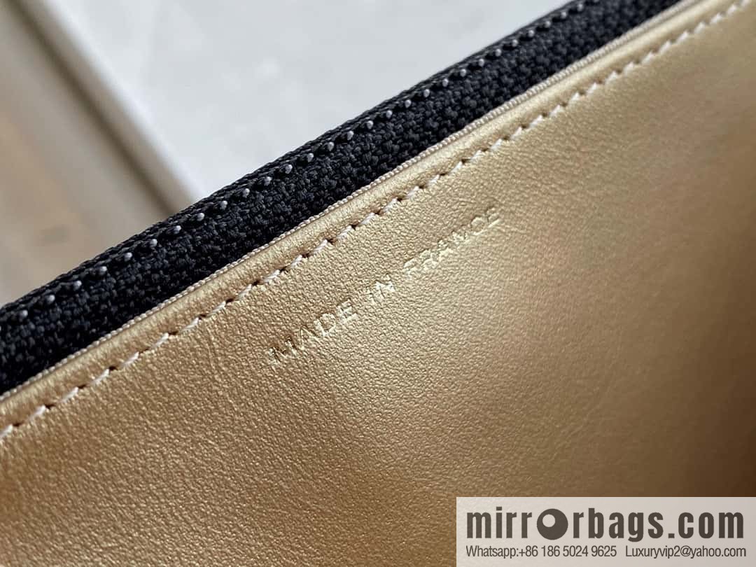 CHANEL π
Metal Ball Black AP1450