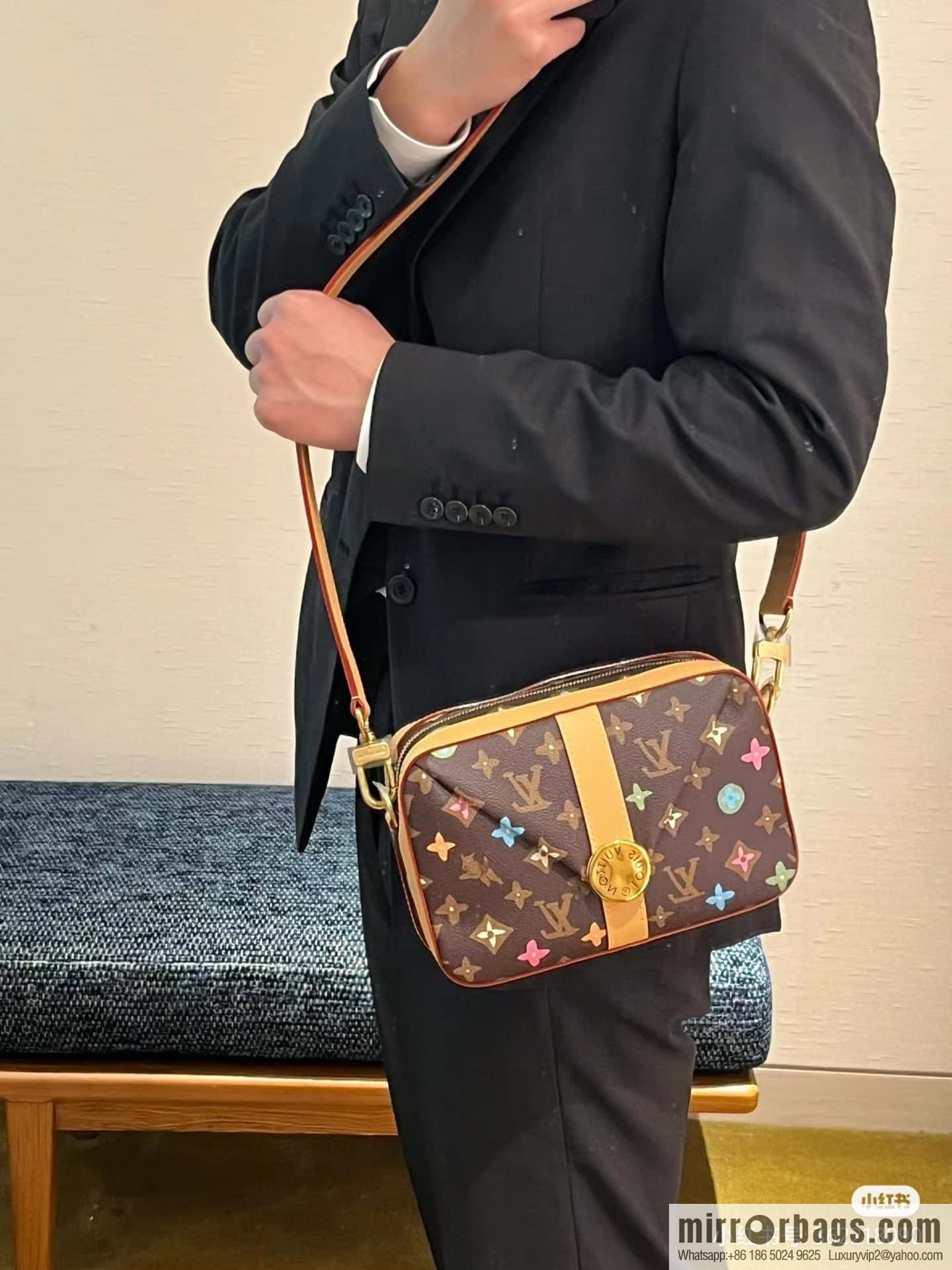 [Original single boutique] M24820 brown color, variable code chip version, men's bag messenger bag series Envelope messenger bag