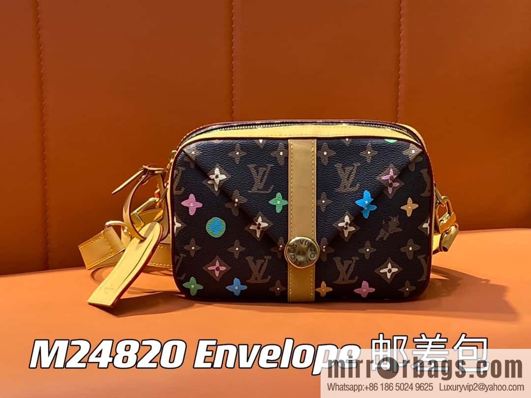 [Original single boutique] M24820 brown color, variable code chip version, men's bag messenger bag series Envelope messenger bag