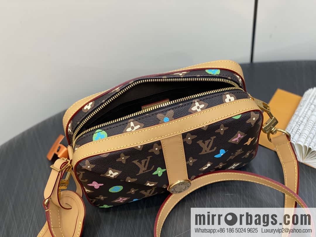 [Original single boutique] M24820 brown color, variable code chip version, men's bag messenger bag series Envelope messenger bag