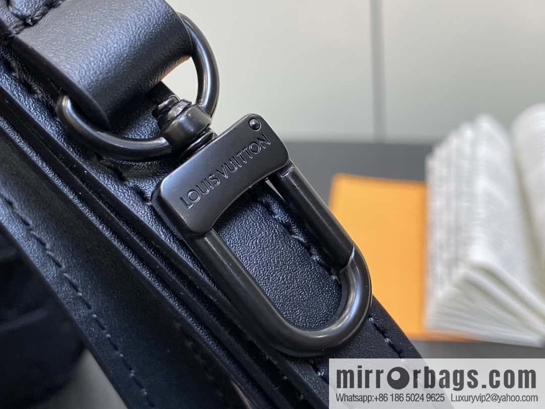[Original order boutique] M83148 black flower, men's bag, mini mailman bag series Pico S-Lock handbag, Darth Vader (copy)