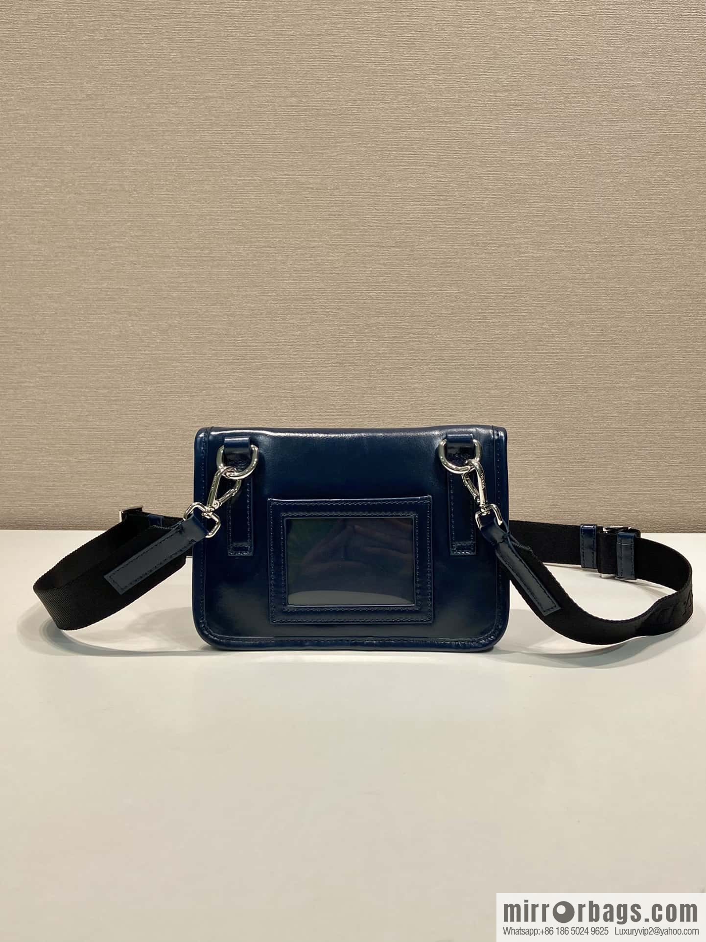 PRADA 🎉 oil wax leather small mail carrier bag 🎉 2ZH108 mobile phone bag