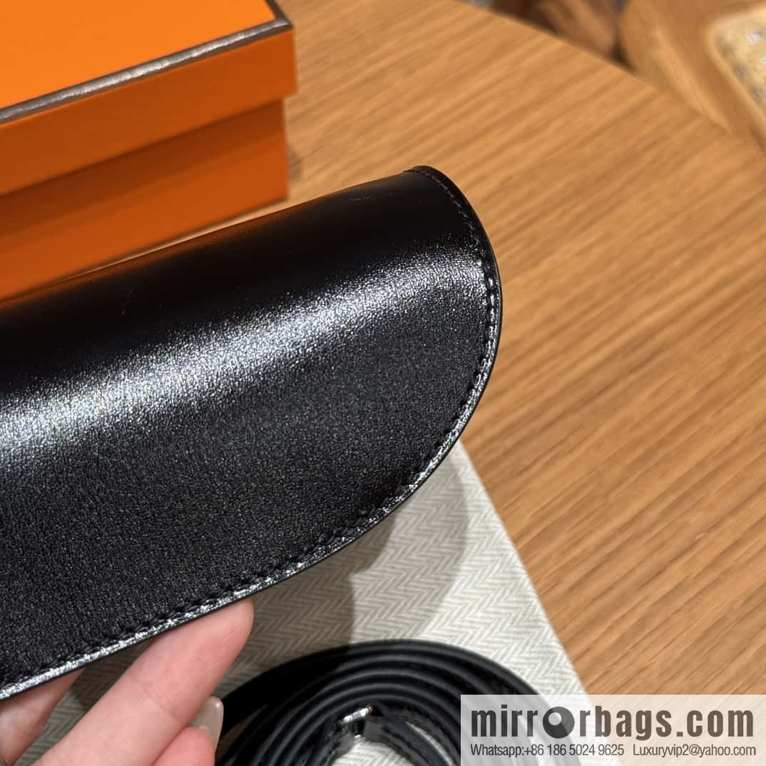 Chaine d'Ancre To Go Wallet, Pig Nose Togo Silver Buckle