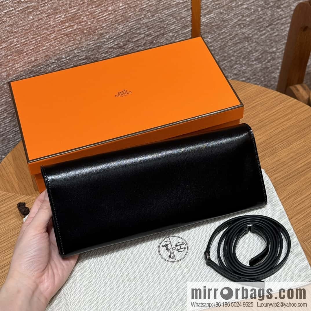 Chaine d'Ancre To Go Wallet, Pig Nose Togo Silver Buckle