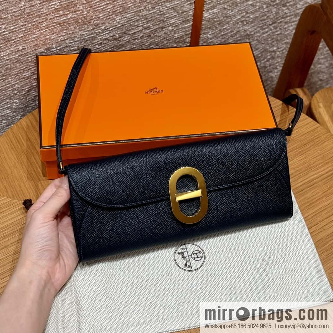 Chaine d'Ancre To Go Wallet, Golden Buckle with Pig Nose Togo