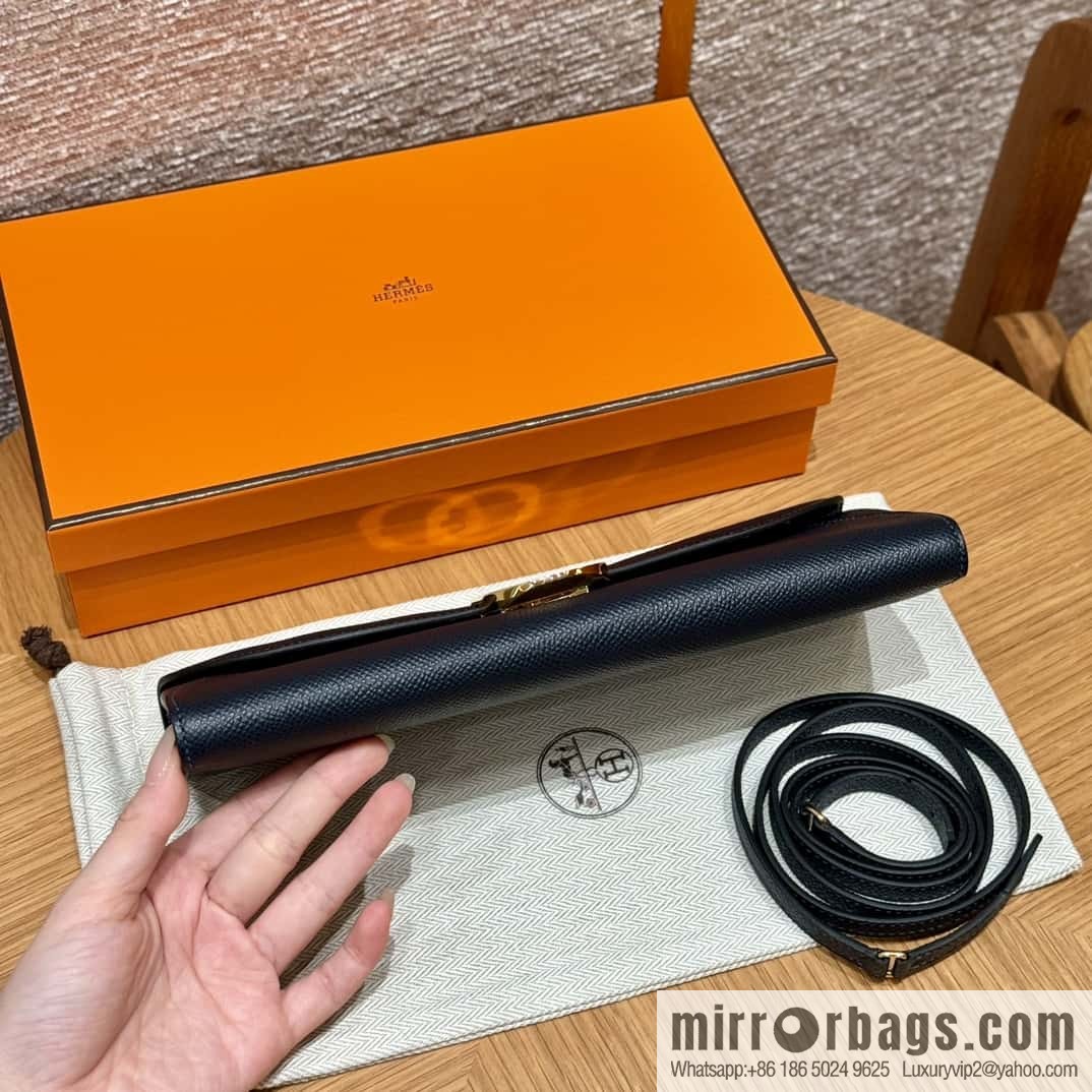 Chaine d'Ancre To Go Wallet, Golden Buckle with Pig Nose Togo